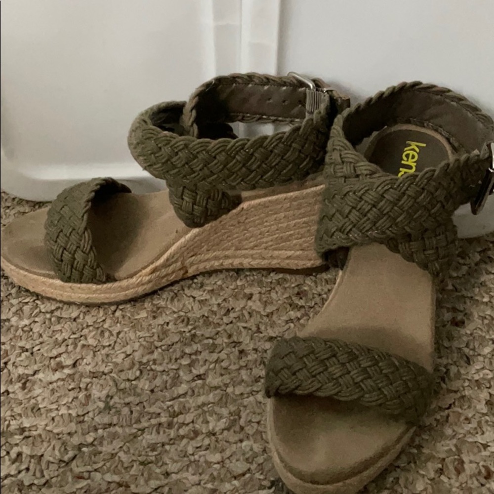 Kensie wedges